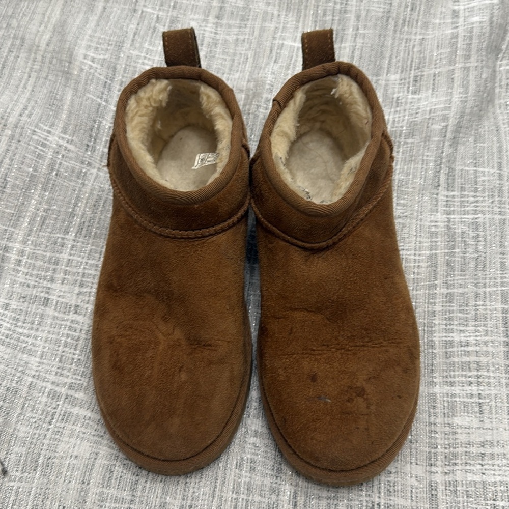 Ugg classic ultra mini boot woman’s size 6